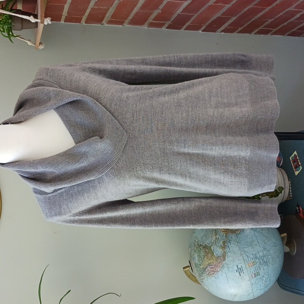 Carol Rose Gray Cowl Neck Lightweight Sweater Size M